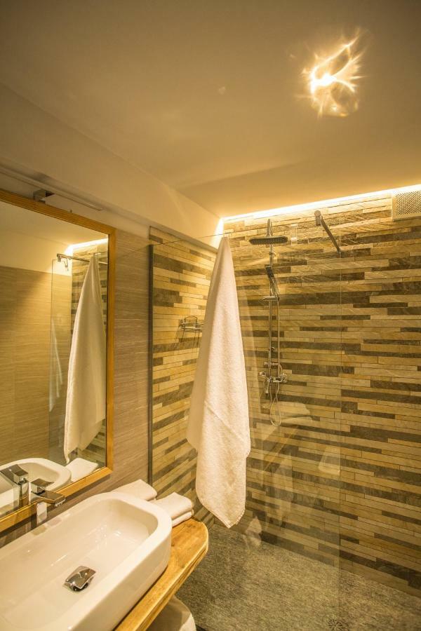 Alpine Rooms Guesthouse Breuil-Cervinia Ngoại thất bức ảnh