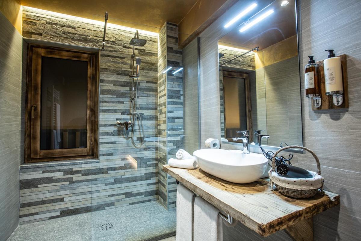 Alpine Rooms Guesthouse Breuil-Cervinia Ngoại thất bức ảnh