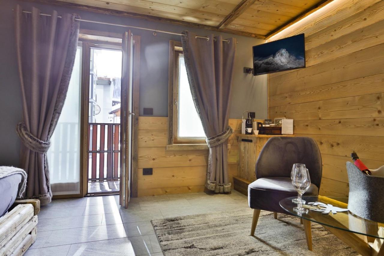 Alpine Rooms Guesthouse Breuil-Cervinia Ngoại thất bức ảnh